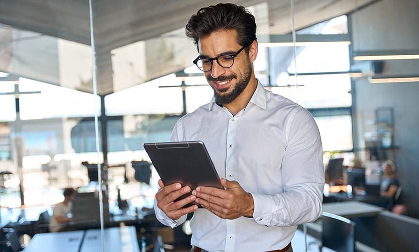 a hr manager uses an employee management software