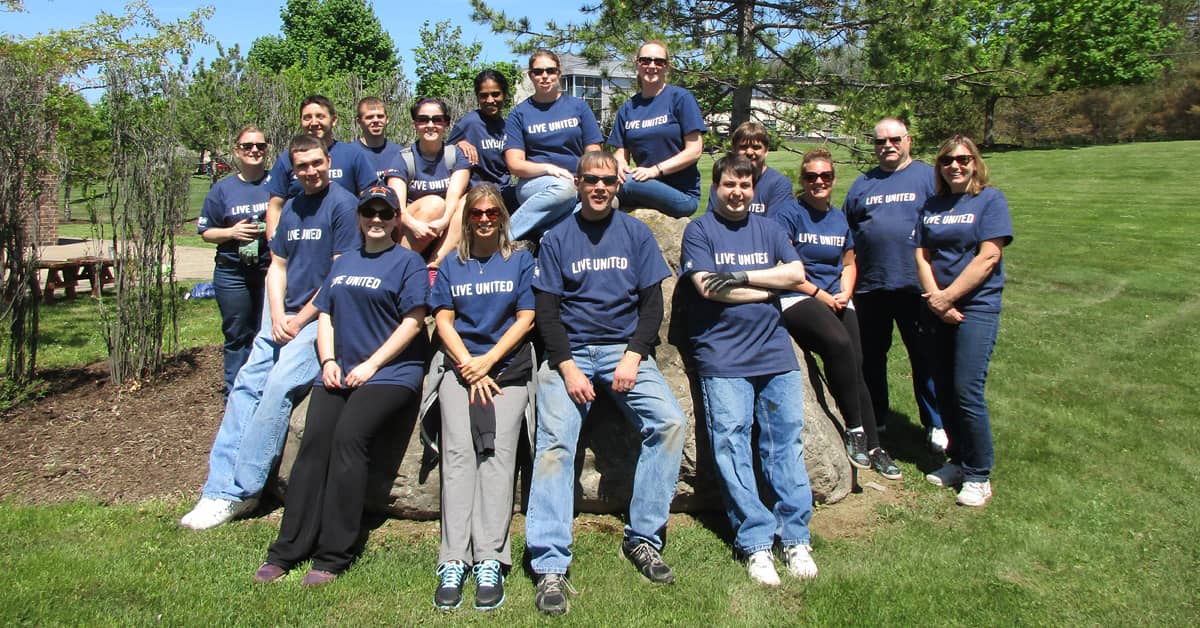 Paychex employees volunteering