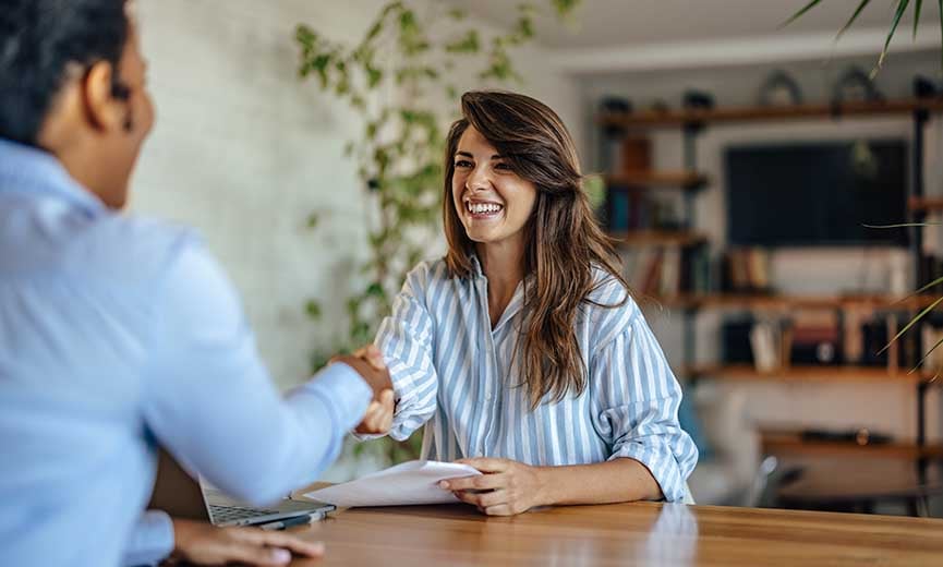 a hiring manager using talent mapping to recruit a new employee