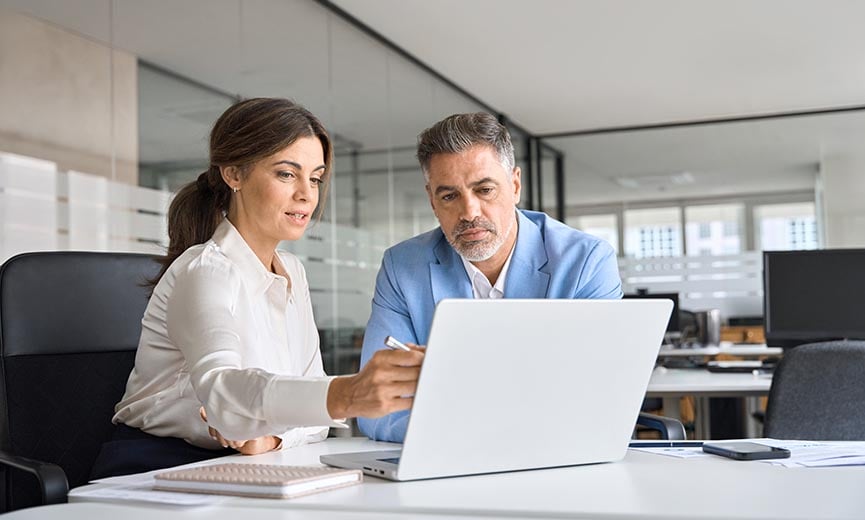 A Tennessee Business uses a PEO to support HR, payroll, benefits, compliance, and risk management