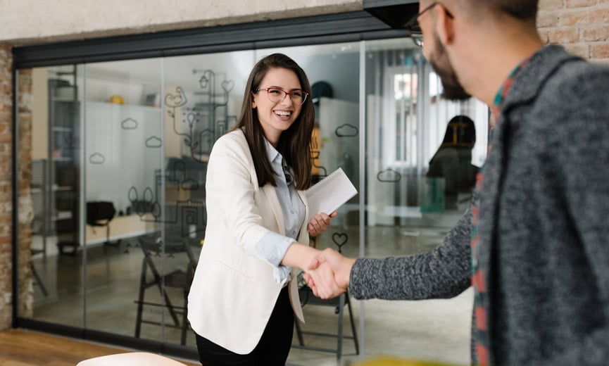 new hire shaking hand onboarding checklist