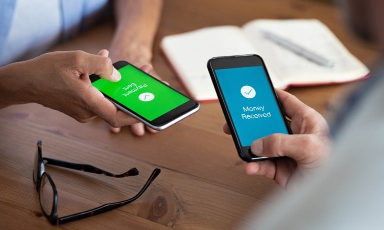 Para ser competitivas en el panorama laboral actual, las empresas deben mantenerse al día con la demanda de los consumidores y realizar pagos con mayor frecuencia. 