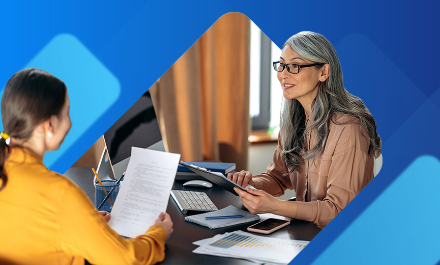 Reunión de recursos humanos en una oficina