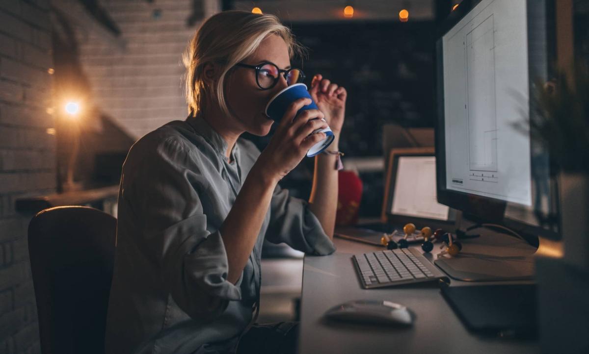 women drinking coffee trying to find a good work life balance 