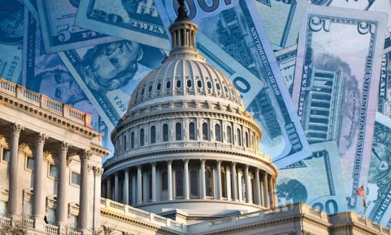 Capitolio estadounidense con fondo de dinero en papel