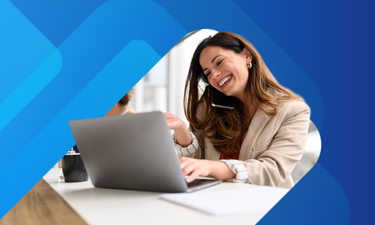 Human Resources using AI on her laptop