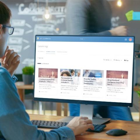 An employee training through the Paychex LMS