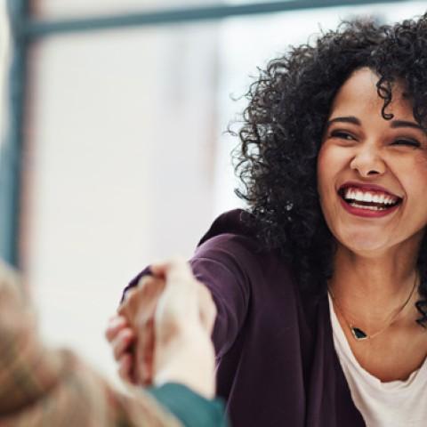 A client getting personalized HR support from a business partner