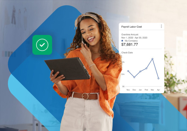 Un empresario frente a un gráfico