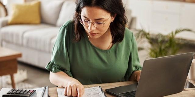 An accountant uses a payroll accounting system to keep record of expenses related to paying employees 
