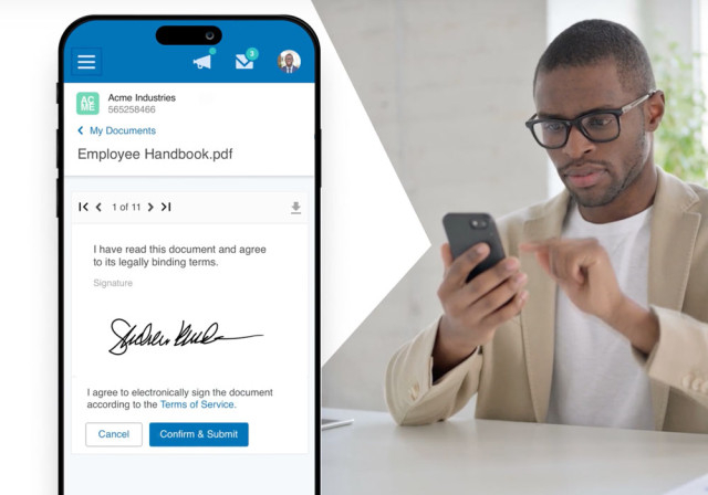 Empleado que firma documentos a través de Paychex Flex